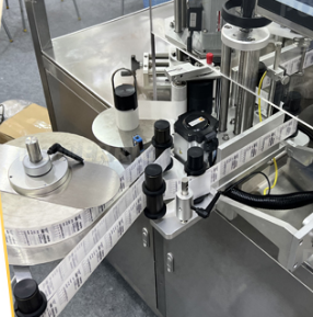 vial filling and sealing machine